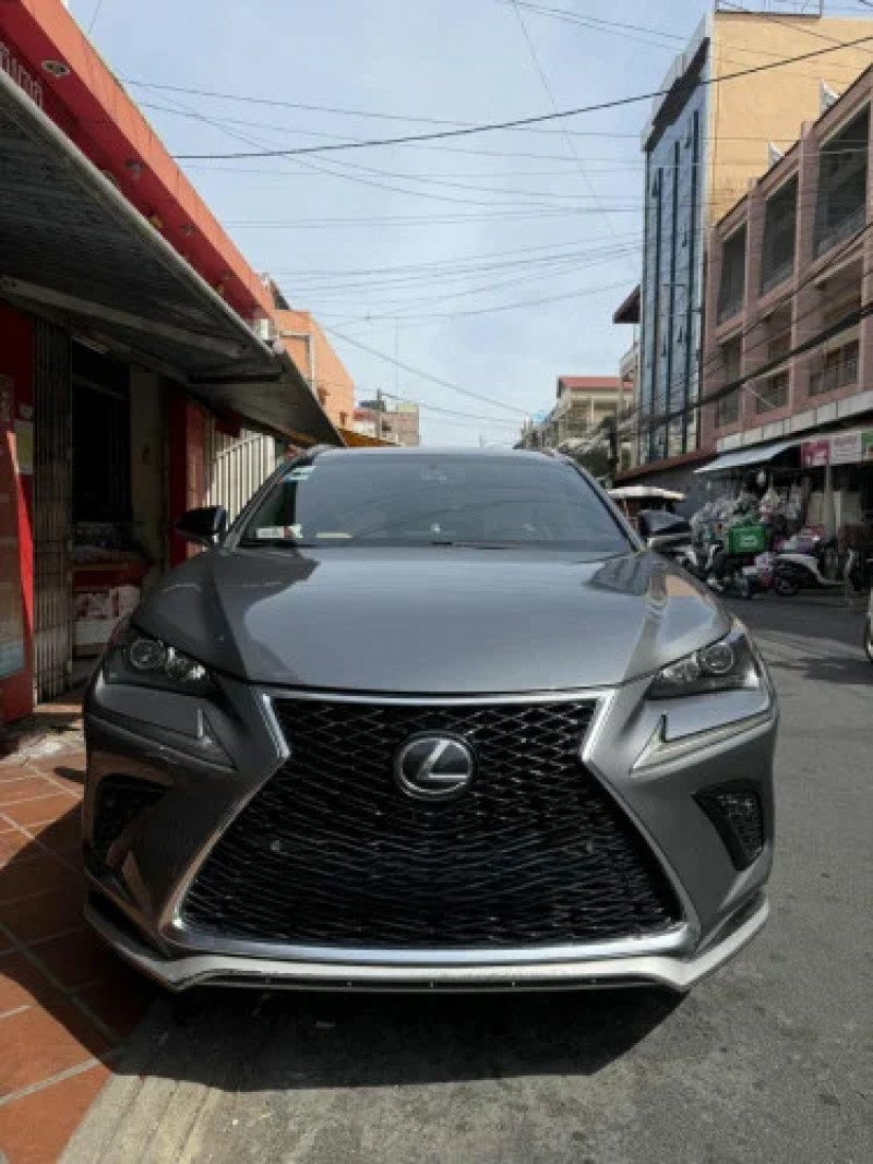 Lexus NX200t FSport  -តម្លៃ 31500$ (ចរចារបាន)