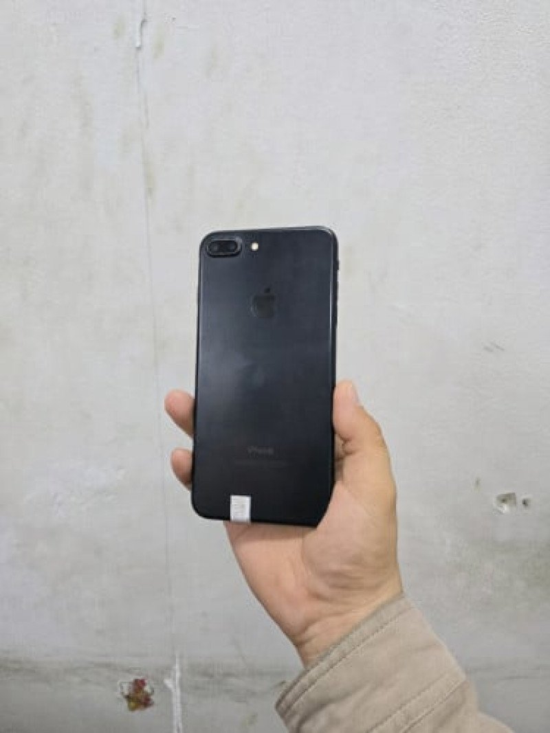 iPhone 7 Plus 32g សានុំហ្សីន អត់ជាប់អី